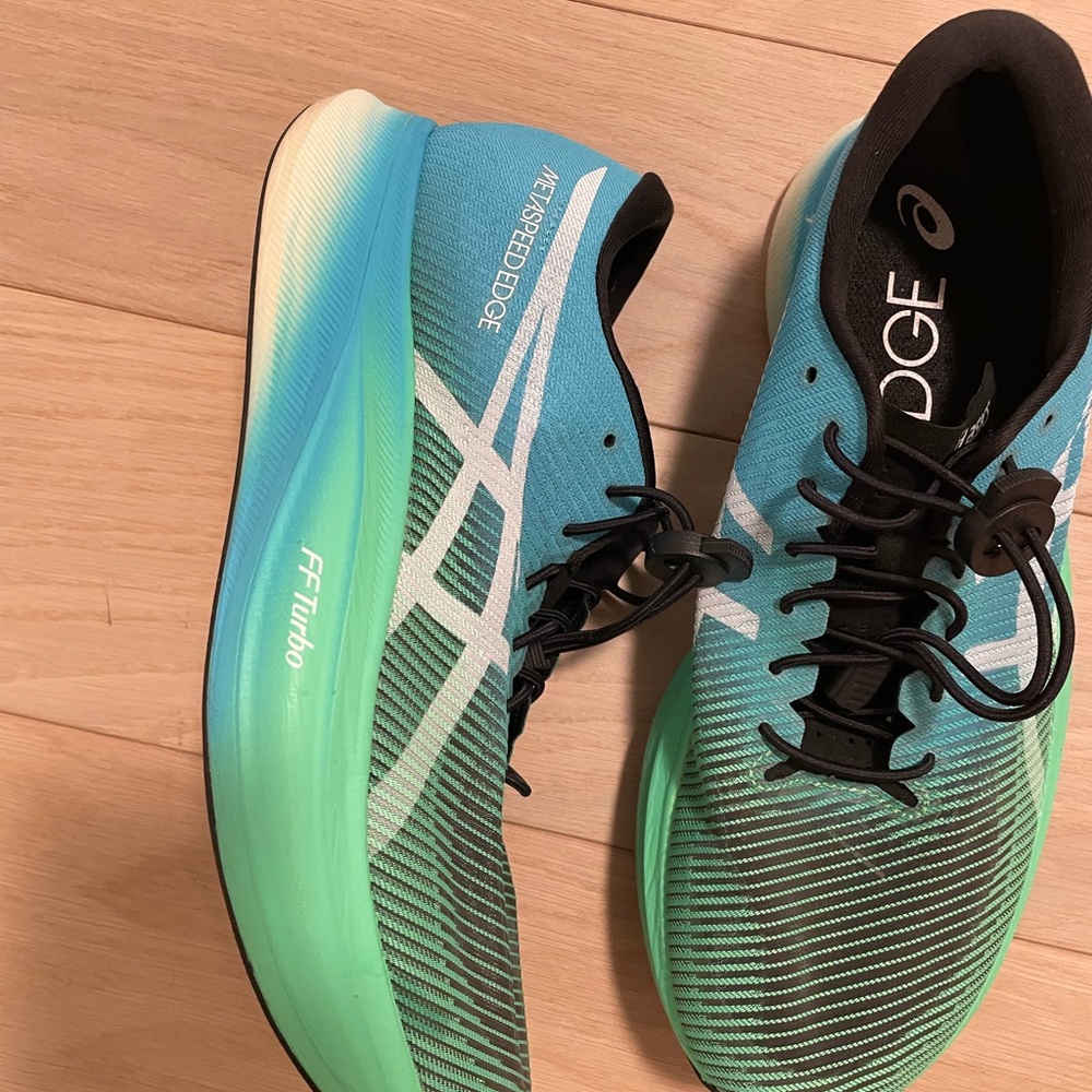 ASICS Metaspeed Edge+ 
Lightly used race day super shoe. Lace locks.